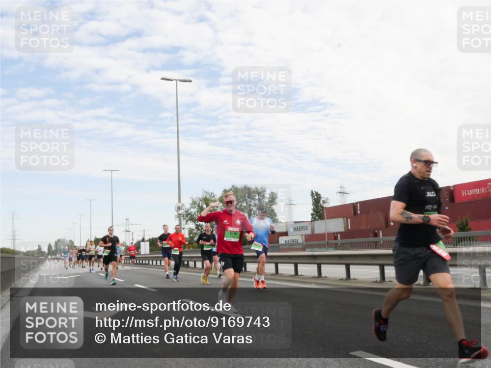 03.10.2025 - Köhlbrandbrückenlauf Matties Gatica Varas http://msf.ph/oto/9169743 03.10.2025 15:14:15 Position 3  meine-sportfotos.de
