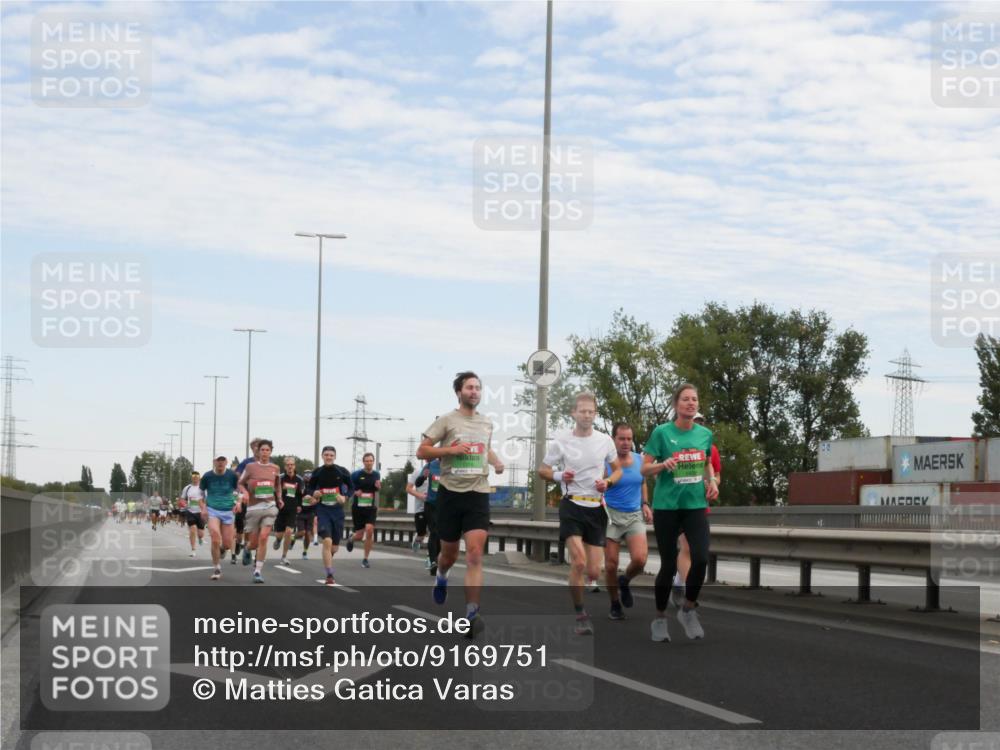 03.10.2025 - Köhlbrandbrückenlauf Matties Gatica Varas http://msf.ph/oto/9169751 03.10.2025 15:14:20 Position 3  meine-sportfotos.de