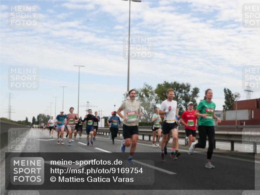 03.10.2025 - Köhlbrandbrückenlauf Matties Gatica Varas http://msf.ph/oto/9169754 03.10.2025 15:14:21 Position 3  meine-sportfotos.de
