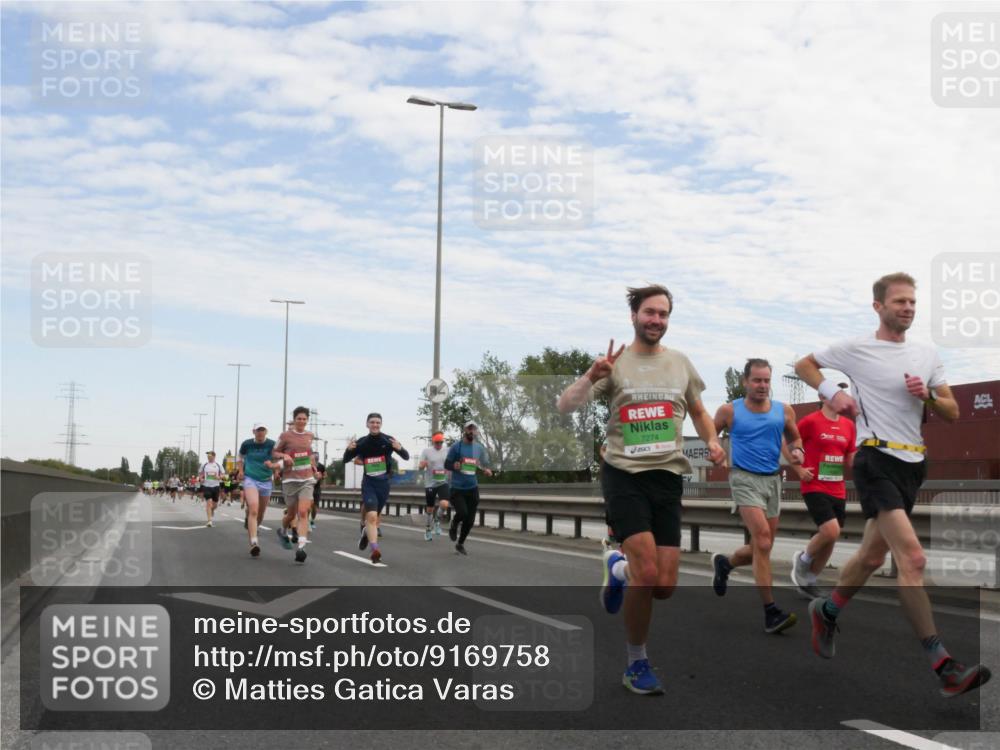 03.10.2025 - Köhlbrandbrückenlauf Matties Gatica Varas http://msf.ph/oto/9169758 03.10.2025 15:14:22 Position 3 7274 meine-sportfotos.de