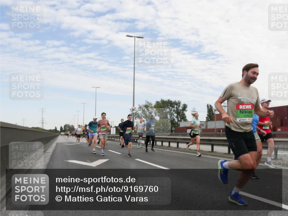 03.10.2025 - Köhlbrandbrückenlauf Matties Gatica Varas http://msf.ph/oto/9169760 03.10.2025 15:14:23 Position 3 7274 meine-sportfotos.de