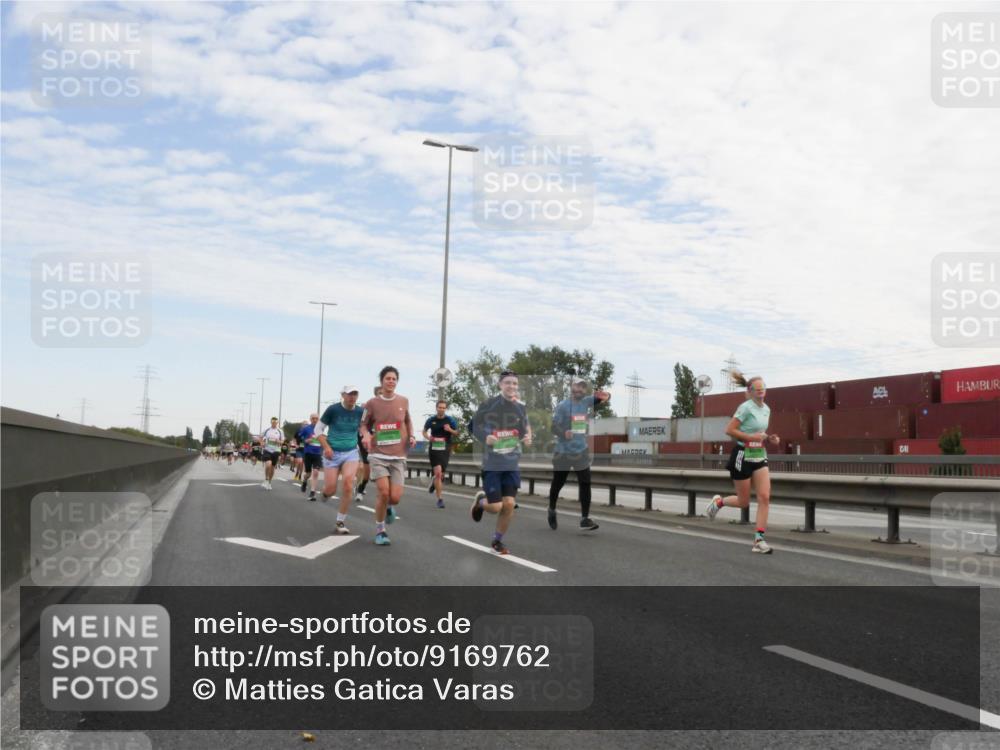 03.10.2025 - Köhlbrandbrückenlauf Matties Gatica Varas http://msf.ph/oto/9169762 03.10.2025 15:14:24 Position 3  meine-sportfotos.de