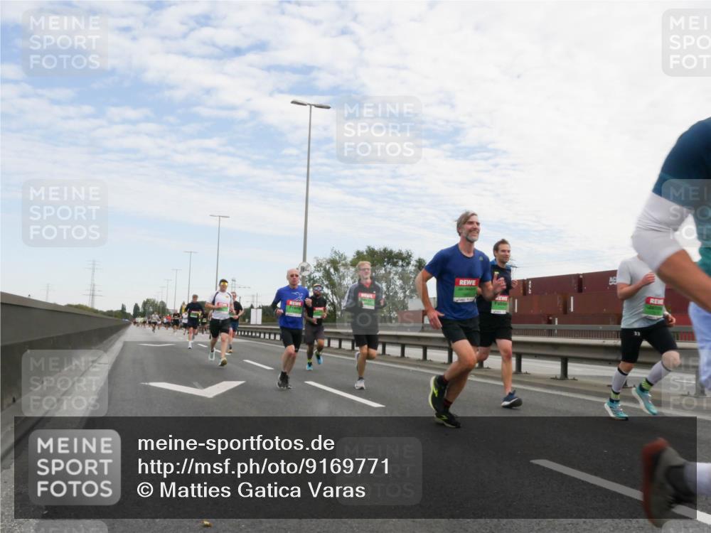 03.10.2025 - Köhlbrandbrückenlauf Matties Gatica Varas http://msf.ph/oto/9169771 03.10.2025 15:14:26 Position 3  meine-sportfotos.de