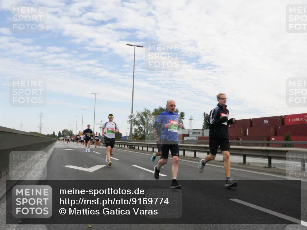 03.10.2025 - Köhlbrandbrückenlauf Matties Gatica Varas http://msf.ph/oto/9169774 03.10.2025 15:14:27 Position 3  meine-sportfotos.de
