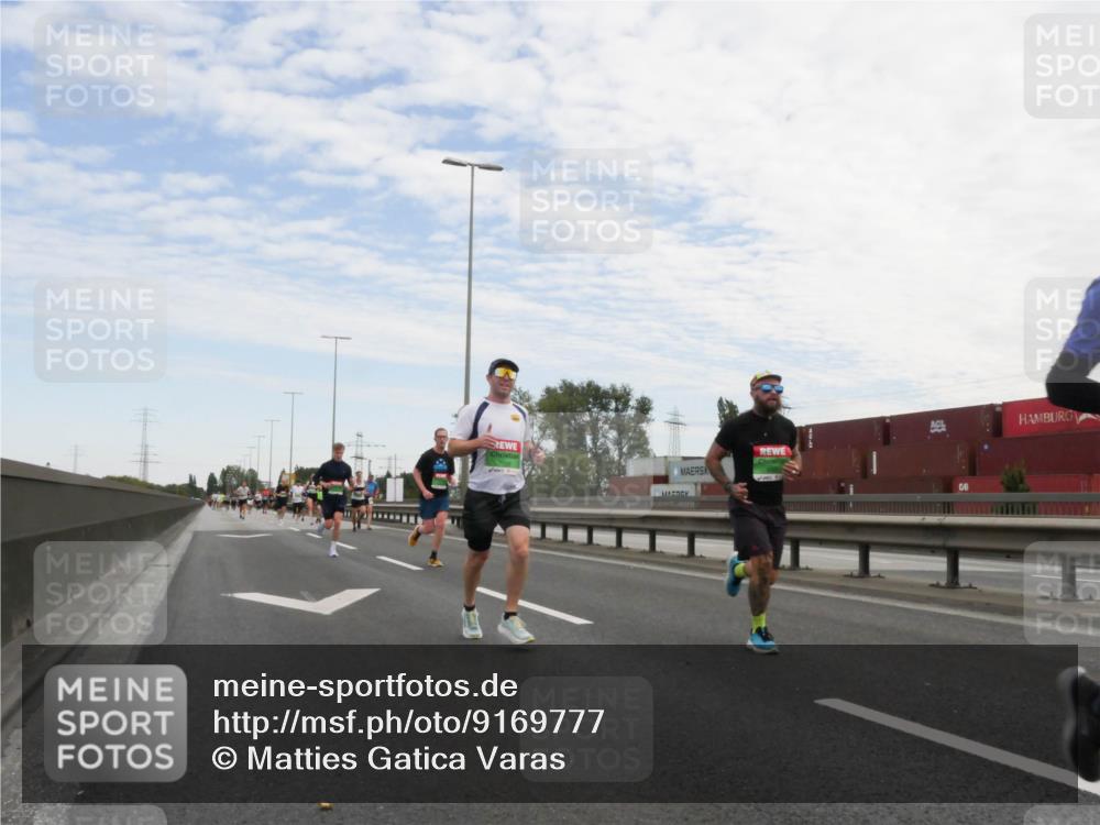 03.10.2025 - Köhlbrandbrückenlauf Matties Gatica Varas http://msf.ph/oto/9169777 03.10.2025 15:14:28 Position 3  meine-sportfotos.de