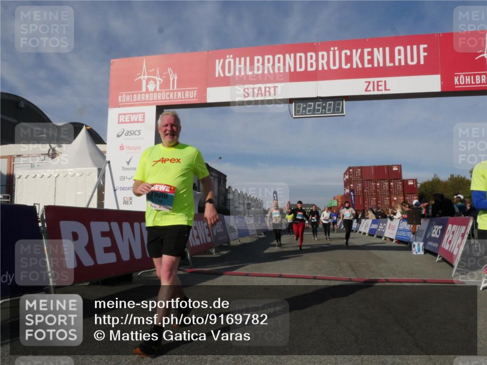 03.10.2025 - Köhlbrandbrückenlauf Matties Gatica Varas http://msf.ph/oto/9169782 03.10.2025 10:25:03 Ziel 1663, 1709, 1887, 1890, 1983, 1990, 2158, 2289, 2356, 2396, 3085, 3089, 3090 meine-sportfotos.de