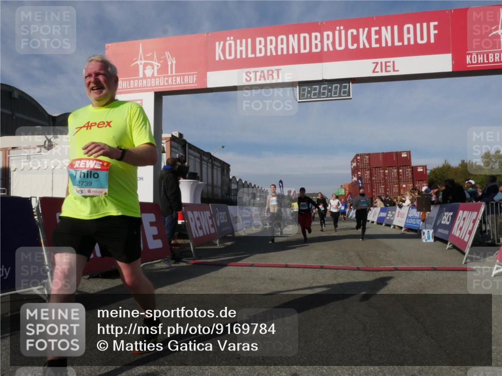 03.10.2025 - Köhlbrandbrückenlauf Matties Gatica Varas http://msf.ph/oto/9169784 03.10.2025 10:25:04 Ziel 1663, 1709, 1887, 1890, 1983, 1990, 2158, 2289, 2356, 2396, 3085, 3089, 3090 meine-sportfotos.de