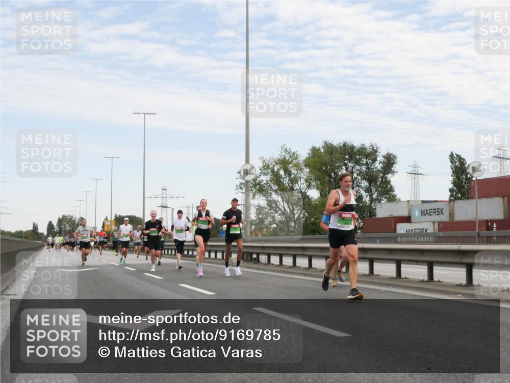03.10.2025 - Köhlbrandbrückenlauf Matties Gatica Varas http://msf.ph/oto/9169785 03.10.2025 15:14:33 Position 3  meine-sportfotos.de
