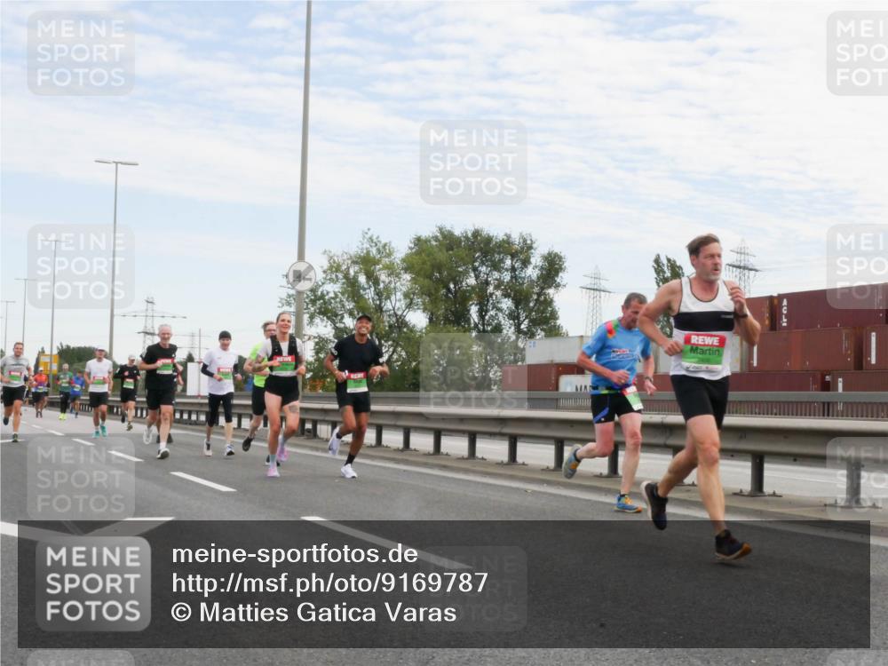 03.10.2025 - Köhlbrandbrückenlauf Matties Gatica Varas http://msf.ph/oto/9169787 03.10.2025 15:14:34 Position 3  meine-sportfotos.de