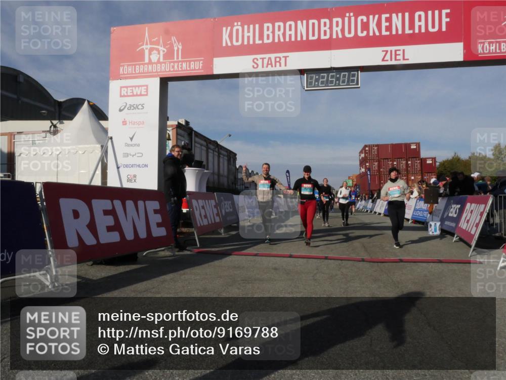 03.10.2025 - Köhlbrandbrückenlauf Matties Gatica Varas http://msf.ph/oto/9169788 03.10.2025 10:25:05 Ziel 1663, 1709, 1734, 1887, 1890, 1983, 1990, 2158, 2289, 2356, 2396, 3085, 3089, 3090 meine-sportfotos.de