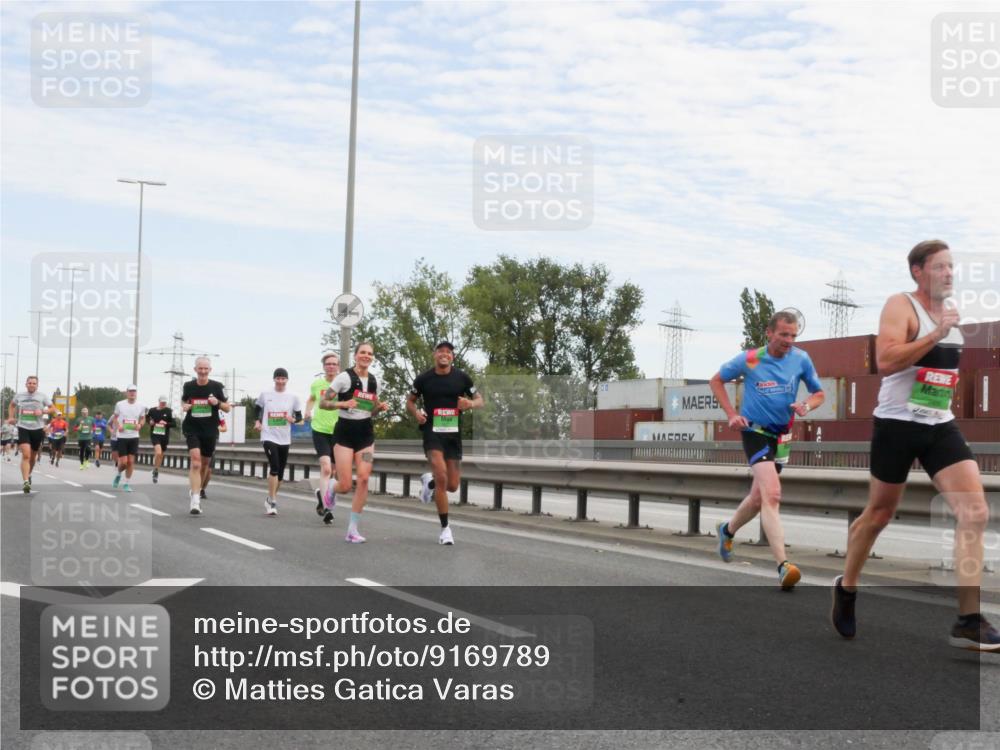 03.10.2025 - Köhlbrandbrückenlauf Matties Gatica Varas http://msf.ph/oto/9169789 03.10.2025 15:14:34 Position 3  meine-sportfotos.de