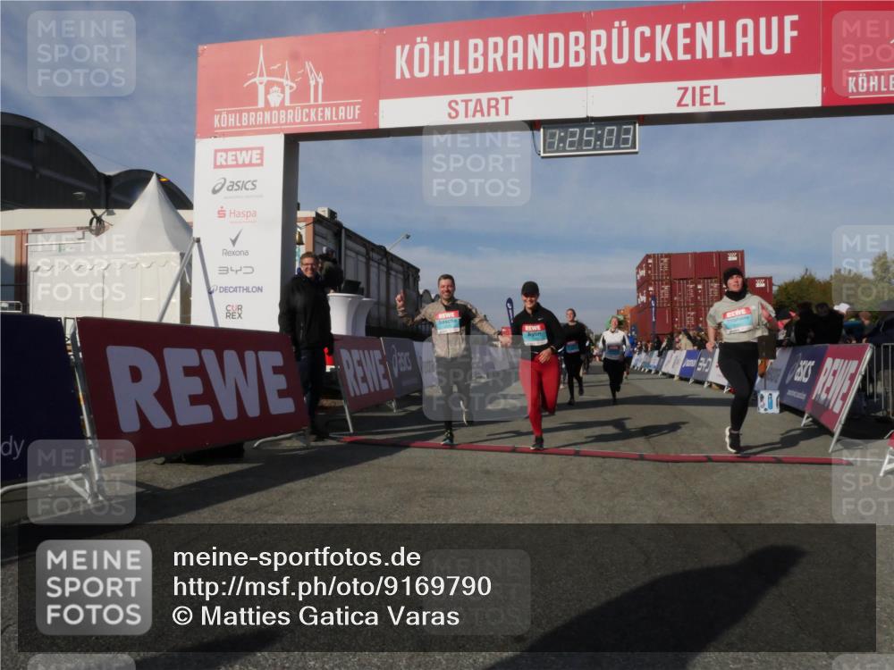 03.10.2025 - Köhlbrandbrückenlauf Matties Gatica Varas http://msf.ph/oto/9169790 03.10.2025 10:25:05 Ziel 1663, 1709, 1734, 1887, 1890, 1983, 1990, 2158, 2289, 2356, 2396, 3085, 3089, 3090 meine-sportfotos.de
