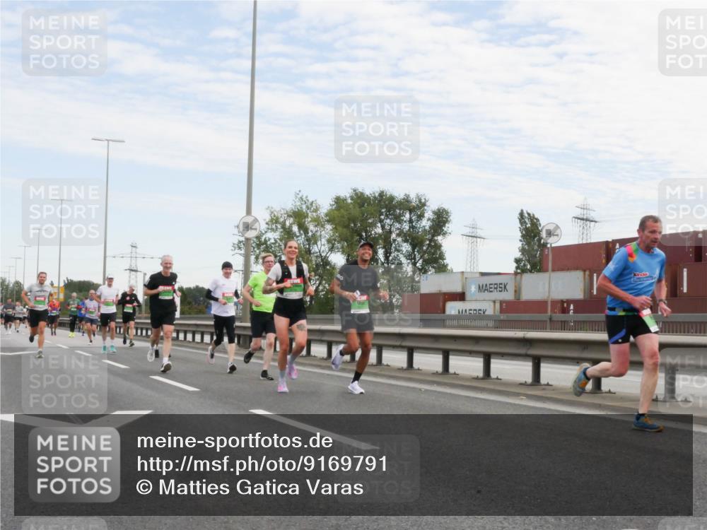 03.10.2025 - Köhlbrandbrückenlauf Matties Gatica Varas http://msf.ph/oto/9169791 03.10.2025 15:14:35 Position 3  meine-sportfotos.de