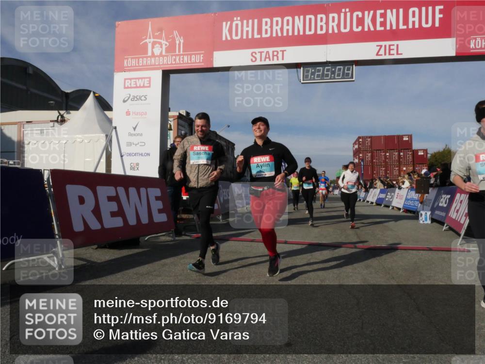 03.10.2025 - Köhlbrandbrückenlauf Matties Gatica Varas http://msf.ph/oto/9169794 03.10.2025 10:25:06 Ziel 1663, 1709, 1734, 1887, 2158, 2289, 2356, 2396, 3085, 3089, 3090 meine-sportfotos.de