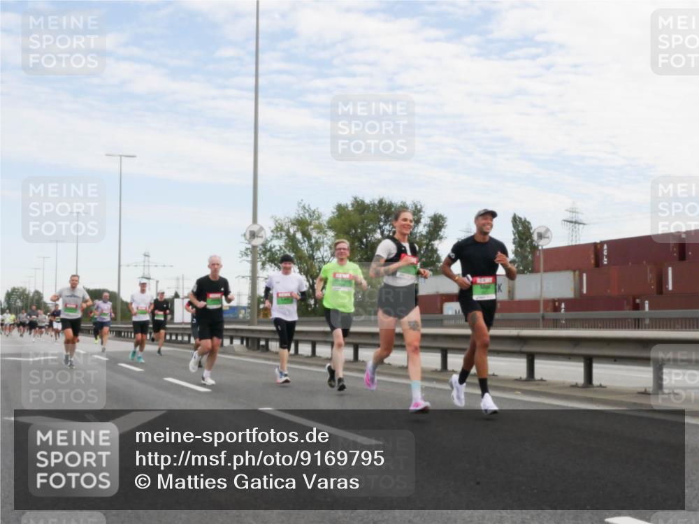 03.10.2025 - Köhlbrandbrückenlauf Matties Gatica Varas http://msf.ph/oto/9169795 03.10.2025 15:14:36 Position 3  meine-sportfotos.de