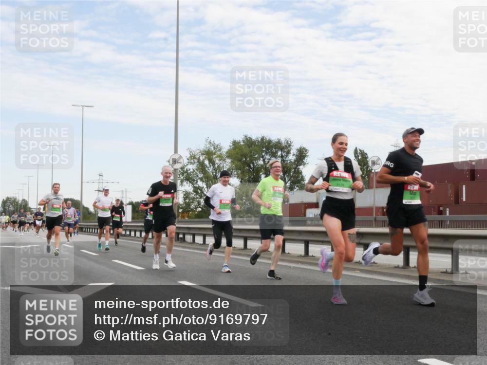 03.10.2025 - Köhlbrandbrückenlauf Matties Gatica Varas http://msf.ph/oto/9169797 03.10.2025 15:14:36 Position 3  meine-sportfotos.de