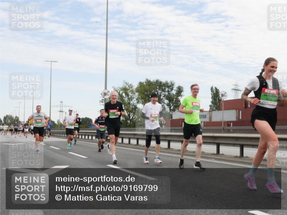 03.10.2025 - Köhlbrandbrückenlauf Matties Gatica Varas http://msf.ph/oto/9169799 03.10.2025 15:14:37 Position 3 9178 meine-sportfotos.de