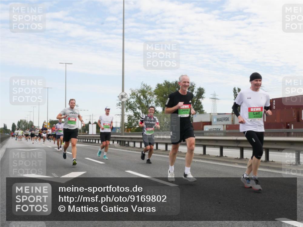 03.10.2025 - Köhlbrandbrückenlauf Matties Gatica Varas http://msf.ph/oto/9169802 03.10.2025 15:14:38 Position 3 7276, 8761 meine-sportfotos.de
