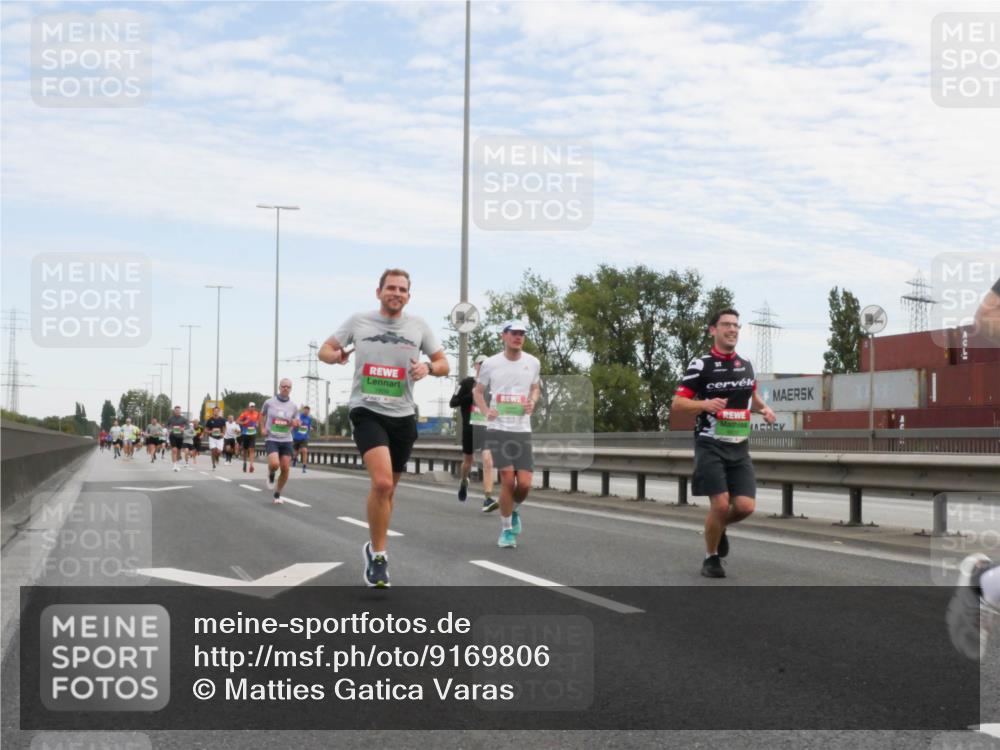 03.10.2025 - Köhlbrandbrückenlauf Matties Gatica Varas http://msf.ph/oto/9169806 03.10.2025 15:14:38 Position 3  meine-sportfotos.de