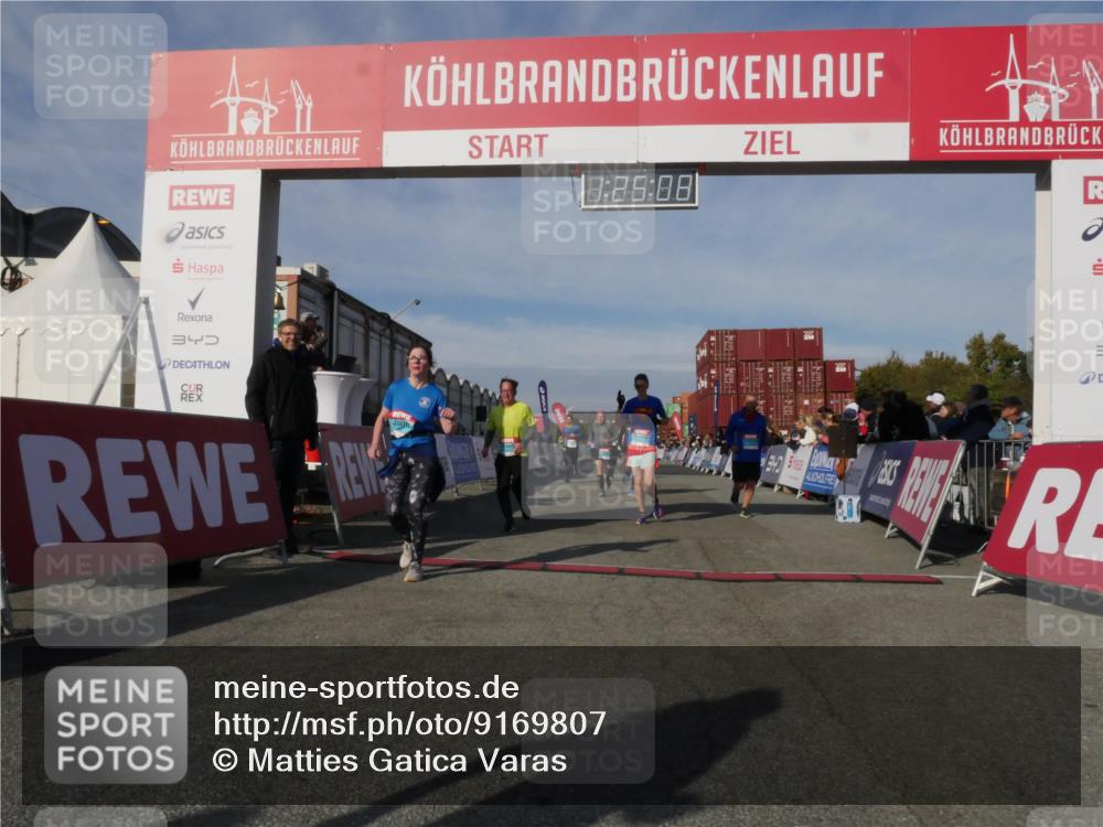 03.10.2025 - Köhlbrandbrückenlauf Matties Gatica Varas http://msf.ph/oto/9169807 03.10.2025 10:25:09 Ziel 1663, 1709, 1734, 1814, 1887, 2158, 2396, 3085, 3089, 3090, 3234 meine-sportfotos.de