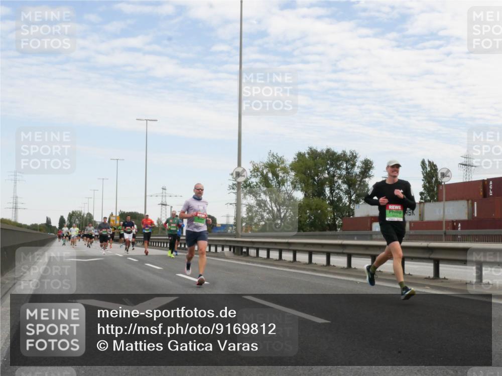 03.10.2025 - Köhlbrandbrückenlauf Matties Gatica Varas http://msf.ph/oto/9169812 03.10.2025 15:14:40 Position 3  meine-sportfotos.de