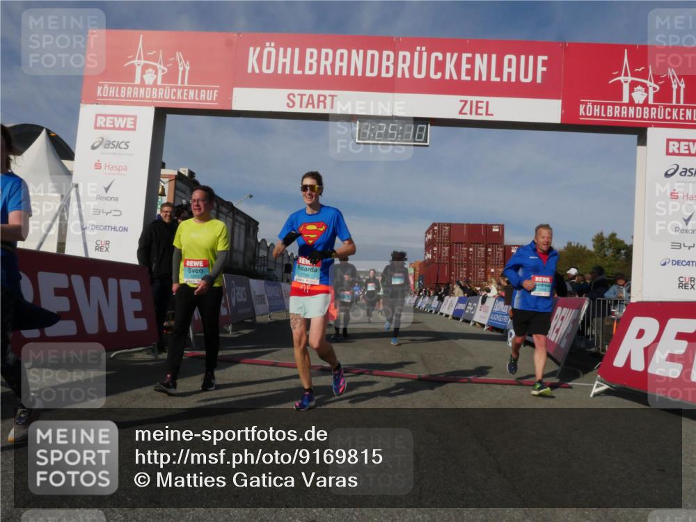 03.10.2025 - Köhlbrandbrückenlauf Matties Gatica Varas http://msf.ph/oto/9169815 03.10.2025 10:25:12 Ziel 1734, 1814, 1887, 2396, 2408, 3089, 3090, 3234, 3455 meine-sportfotos.de