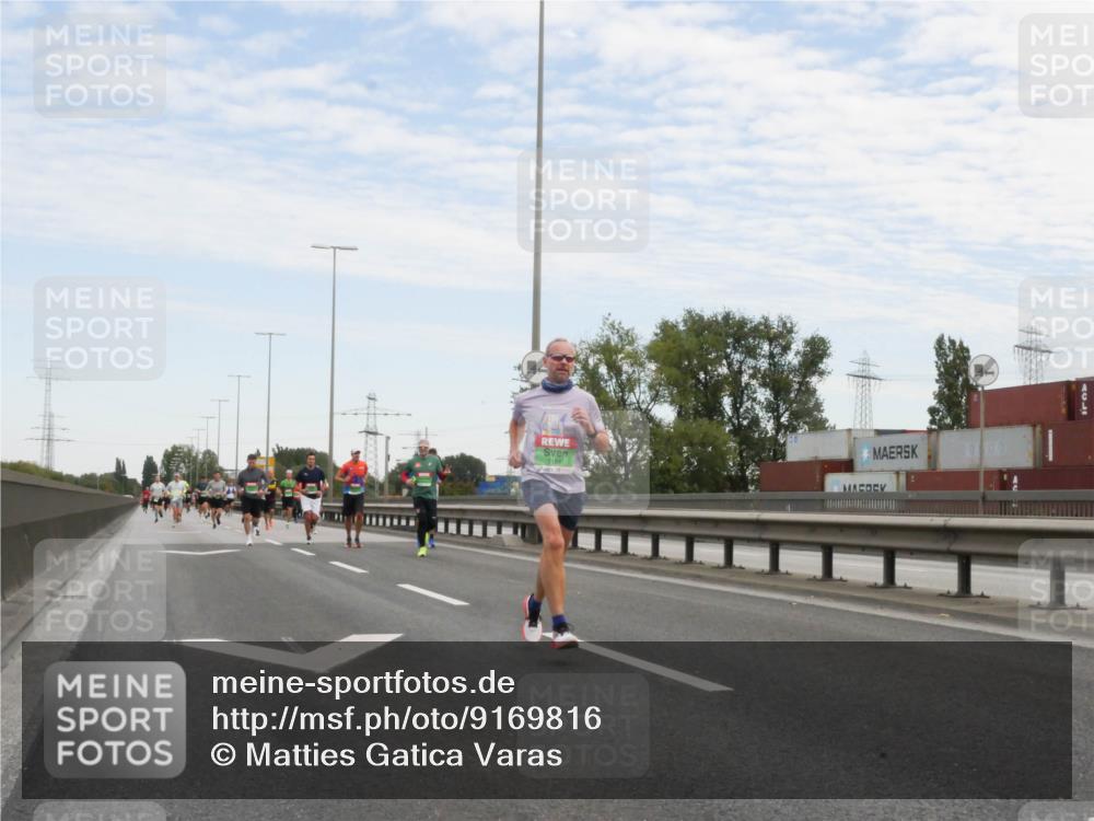 03.10.2025 - Köhlbrandbrückenlauf Matties Gatica Varas http://msf.ph/oto/9169816 03.10.2025 15:14:41 Position 3 7121 meine-sportfotos.de