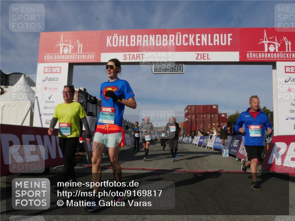 03.10.2025 - Köhlbrandbrückenlauf Matties Gatica Varas http://msf.ph/oto/9169817 03.10.2025 10:25:12 Ziel 1734, 1814, 1887, 2396, 2408, 3089, 3090, 3234, 3455 meine-sportfotos.de