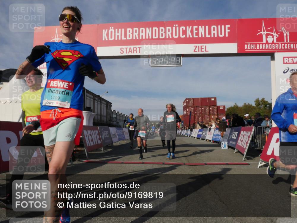 03.10.2025 - Köhlbrandbrückenlauf Matties Gatica Varas http://msf.ph/oto/9169819 03.10.2025 10:25:12 Ziel 1734, 1814, 1887, 2396, 2408, 3089, 3090, 3234, 3455 meine-sportfotos.de