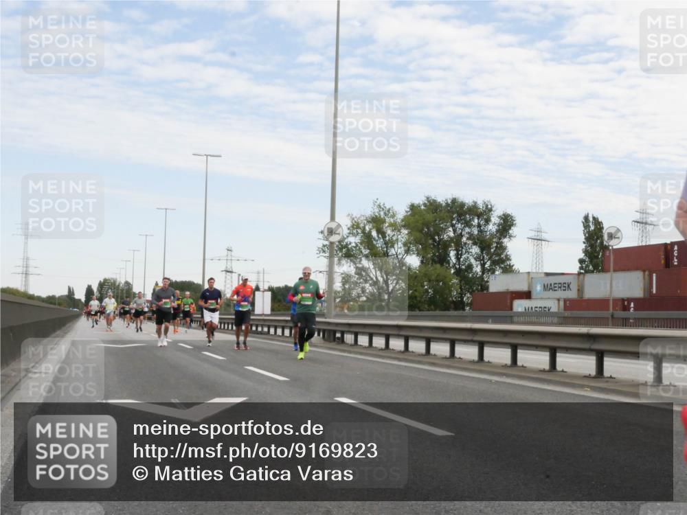 03.10.2025 - Köhlbrandbrückenlauf Matties Gatica Varas http://msf.ph/oto/9169823 03.10.2025 15:14:43 Position 3  meine-sportfotos.de