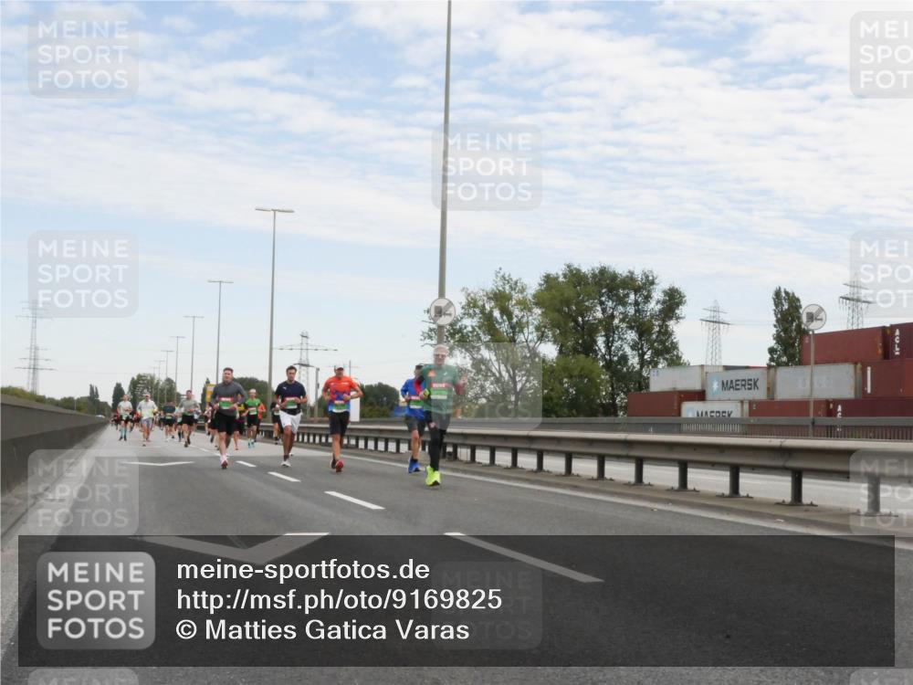 03.10.2025 - Köhlbrandbrückenlauf Matties Gatica Varas http://msf.ph/oto/9169825 03.10.2025 15:14:43 Position 3  meine-sportfotos.de