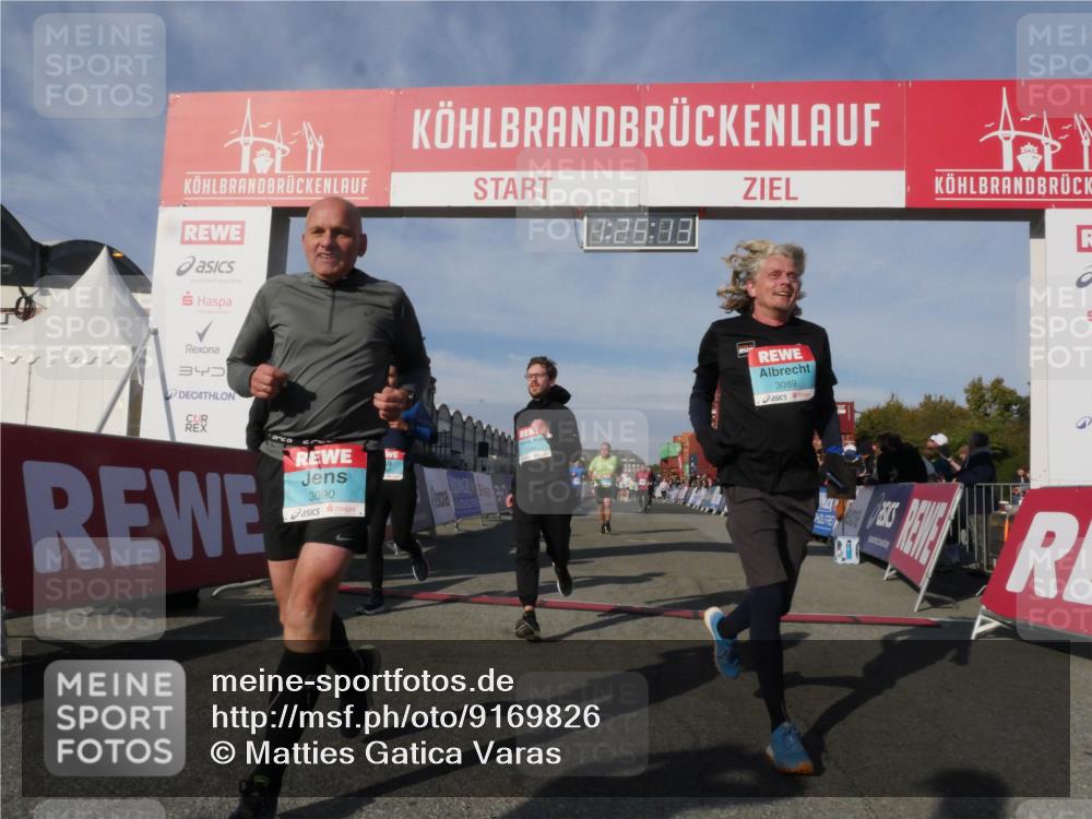 03.10.2025 - Köhlbrandbrückenlauf Matties Gatica Varas http://msf.ph/oto/9169826 03.10.2025 10:25:14 Ziel 1734, 1814, 1887, 2396, 2408, 3234, 3455 meine-sportfotos.de