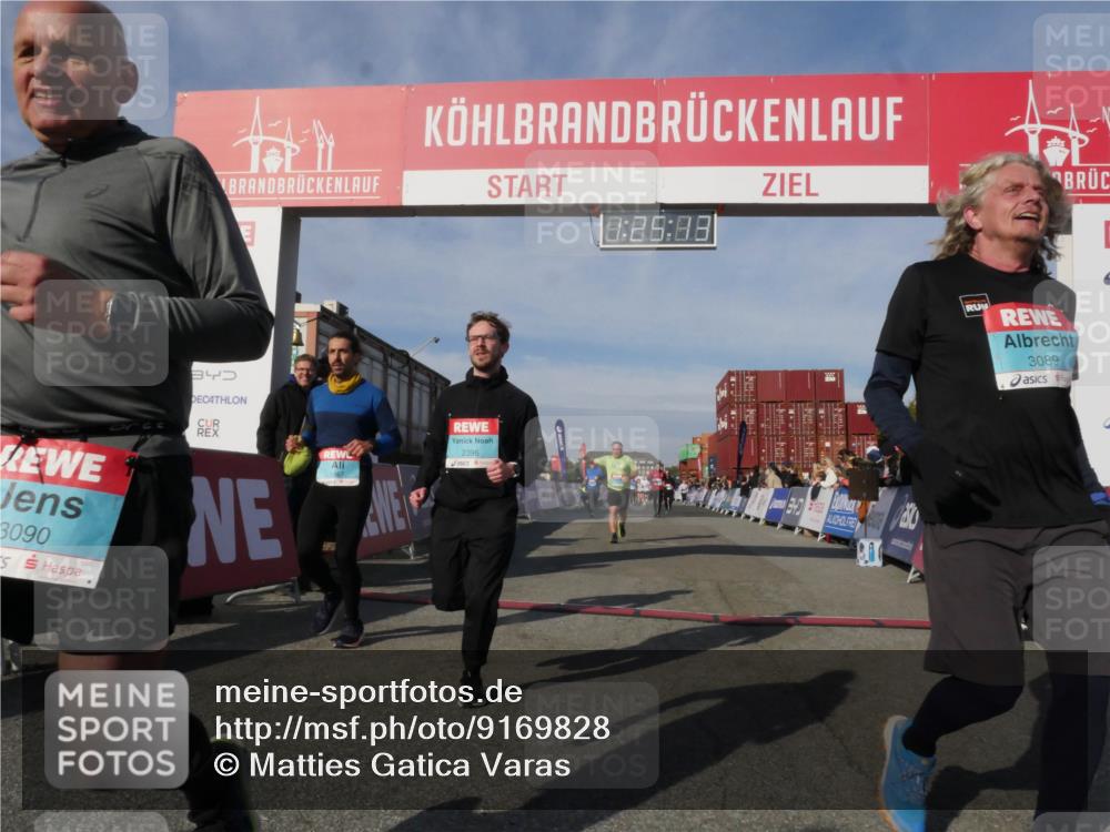03.10.2025 - Köhlbrandbrückenlauf Matties Gatica Varas http://msf.ph/oto/9169828 03.10.2025 10:25:15 Ziel 1734, 1814, 2408, 3234, 3455 meine-sportfotos.de