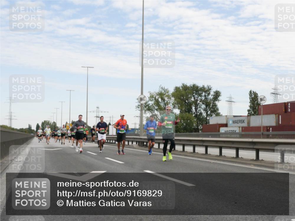 03.10.2025 - Köhlbrandbrückenlauf Matties Gatica Varas http://msf.ph/oto/9169829 03.10.2025 15:14:44 Position 3  meine-sportfotos.de
