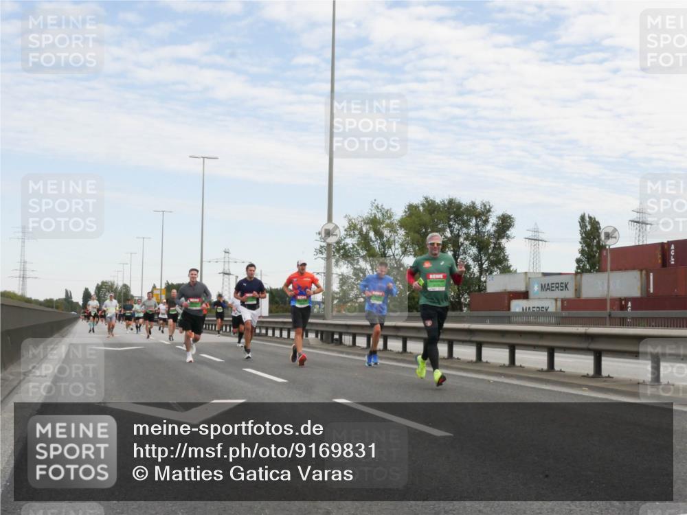 03.10.2025 - Köhlbrandbrückenlauf Matties Gatica Varas http://msf.ph/oto/9169831 03.10.2025 15:14:45 Position 3  meine-sportfotos.de