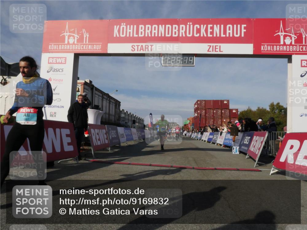 03.10.2025 - Köhlbrandbrückenlauf Matties Gatica Varas http://msf.ph/oto/9169832 03.10.2025 10:25:16 Ziel 1734, 1814, 2249, 2250, 2408, 3234, 3455 meine-sportfotos.de