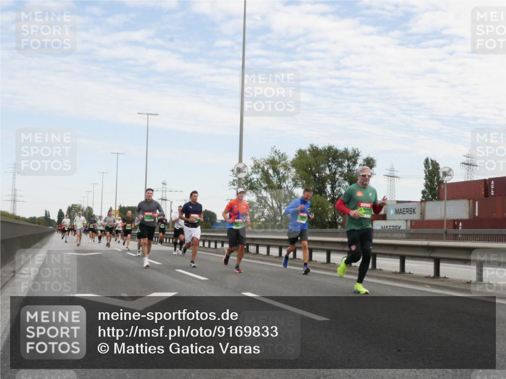 03.10.2025 - Köhlbrandbrückenlauf Matties Gatica Varas http://msf.ph/oto/9169833 03.10.2025 15:14:45 Position 3  meine-sportfotos.de