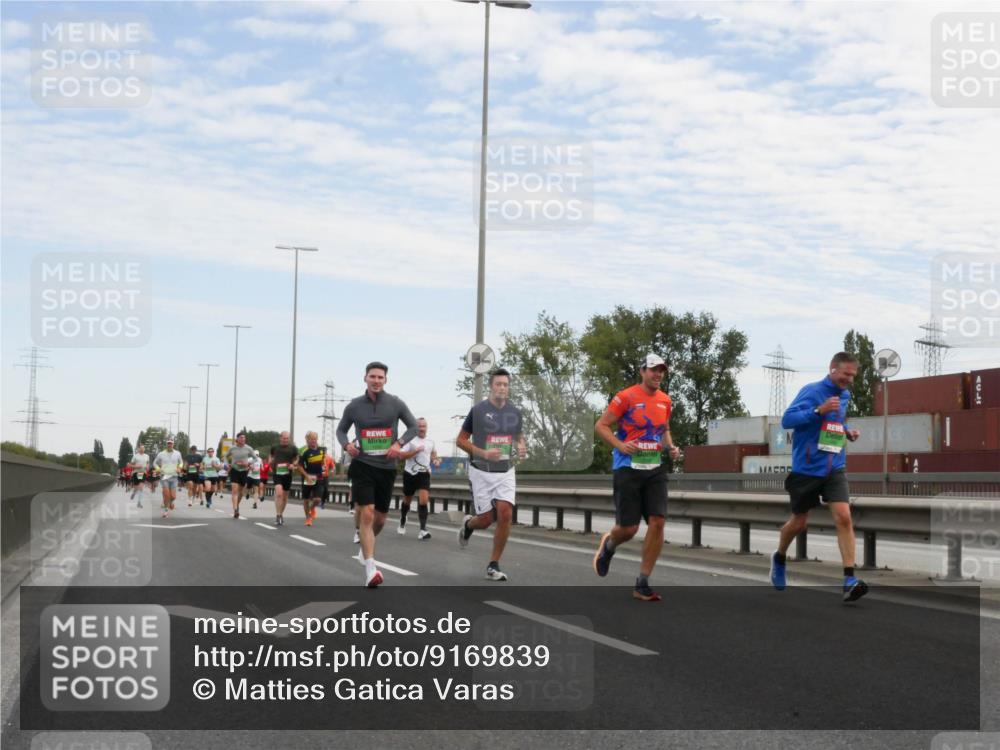 03.10.2025 - Köhlbrandbrückenlauf Matties Gatica Varas http://msf.ph/oto/9169839 03.10.2025 15:14:47 Position 3  meine-sportfotos.de