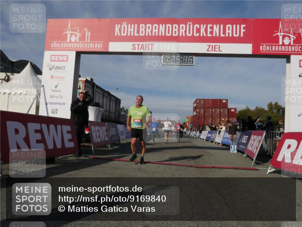 03.10.2025 - Köhlbrandbrückenlauf Matties Gatica Varas http://msf.ph/oto/9169840 03.10.2025 10:25:18 Ziel 1814, 2083, 2249, 2250, 2408, 2509, 2618, 3084, 3234, 3455 meine-sportfotos.de