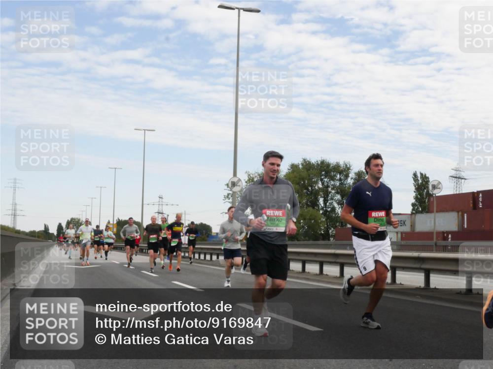 03.10.2025 - Köhlbrandbrückenlauf Matties Gatica Varas http://msf.ph/oto/9169847 03.10.2025 15:14:48 Position 3  meine-sportfotos.de