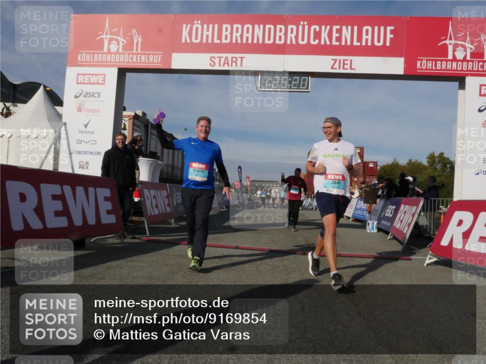 03.10.2025 - Köhlbrandbrückenlauf Matties Gatica Varas http://msf.ph/oto/9169854 03.10.2025 10:25:22 Ziel 2083, 2249, 2250, 2393, 2408, 2509, 2618, 2873, 3003, 3004, 3084, 3102, 3455, 3519, 3520, 3771 meine-sportfotos.de