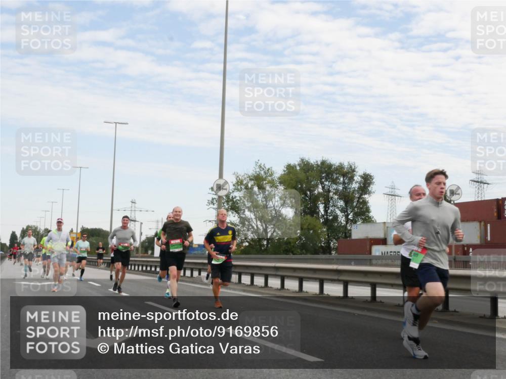 03.10.2025 - Köhlbrandbrückenlauf Matties Gatica Varas http://msf.ph/oto/9169856 03.10.2025 15:14:50 Position 3  meine-sportfotos.de
