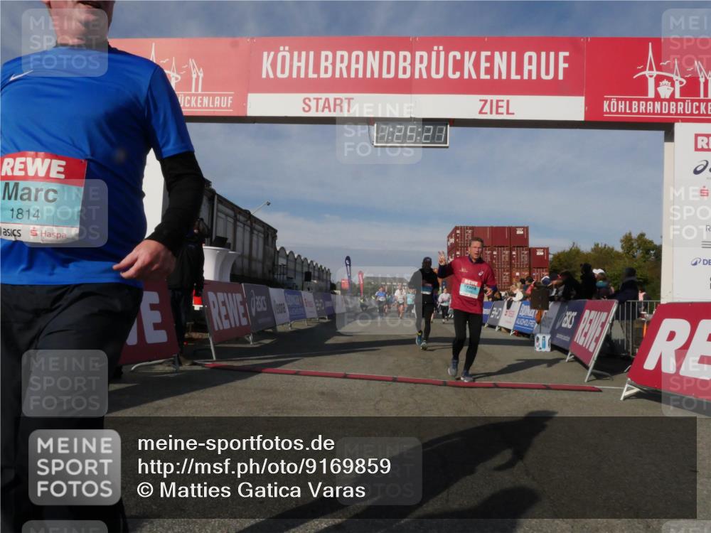 03.10.2025 - Köhlbrandbrückenlauf Matties Gatica Varas http://msf.ph/oto/9169859 03.10.2025 10:25:23 Ziel 2083, 2249, 2250, 2393, 2408, 2509, 2618, 2828, 2873, 3003, 3004, 3084, 3102, 3455, 3519, 3520, 3771 meine-sportfotos.de