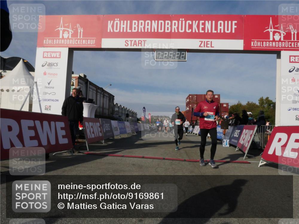 03.10.2025 - Köhlbrandbrückenlauf Matties Gatica Varas http://msf.ph/oto/9169861 03.10.2025 10:25:23 Ziel 2083, 2249, 2250, 2393, 2408, 2509, 2618, 2828, 2873, 3003, 3004, 3084, 3102, 3455, 3519, 3520, 3771 meine-sportfotos.de