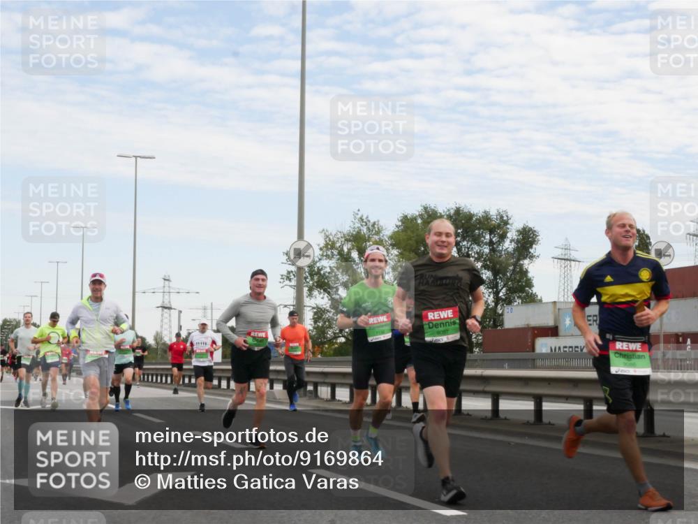 03.10.2025 - Köhlbrandbrückenlauf Matties Gatica Varas http://msf.ph/oto/9169864 03.10.2025 15:14:52 Position 3 7132, 9087, 9086 meine-sportfotos.de