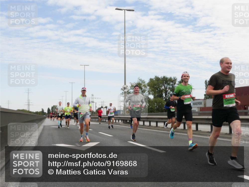 03.10.2025 - Köhlbrandbrückenlauf Matties Gatica Varas http://msf.ph/oto/9169868 03.10.2025 15:14:53 Position 3  meine-sportfotos.de