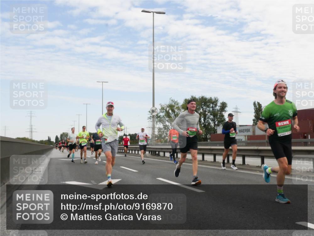 03.10.2025 - Köhlbrandbrückenlauf Matties Gatica Varas http://msf.ph/oto/9169870 03.10.2025 15:14:54 Position 3  meine-sportfotos.de