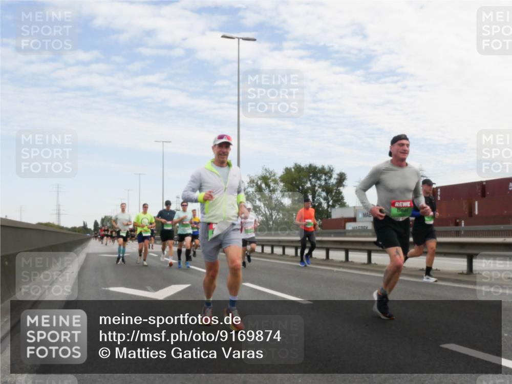03.10.2025 - Köhlbrandbrückenlauf Matties Gatica Varas http://msf.ph/oto/9169874 03.10.2025 15:14:54 Position 3  meine-sportfotos.de