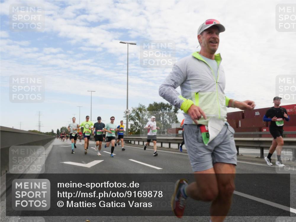 03.10.2025 - Köhlbrandbrückenlauf Matties Gatica Varas http://msf.ph/oto/9169878 03.10.2025 15:14:55 Position 3  meine-sportfotos.de