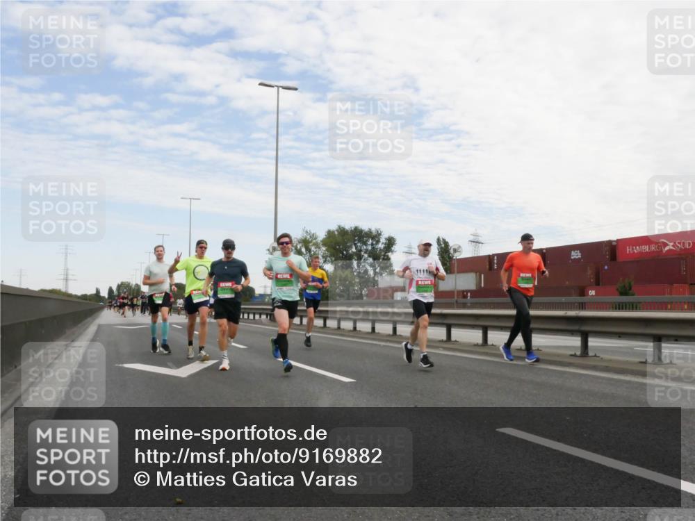 03.10.2025 - Köhlbrandbrückenlauf Matties Gatica Varas http://msf.ph/oto/9169882 03.10.2025 15:14:56 Position 3  meine-sportfotos.de